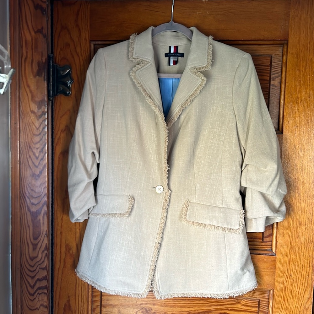 Tommy Hilfiger blazer size 6
